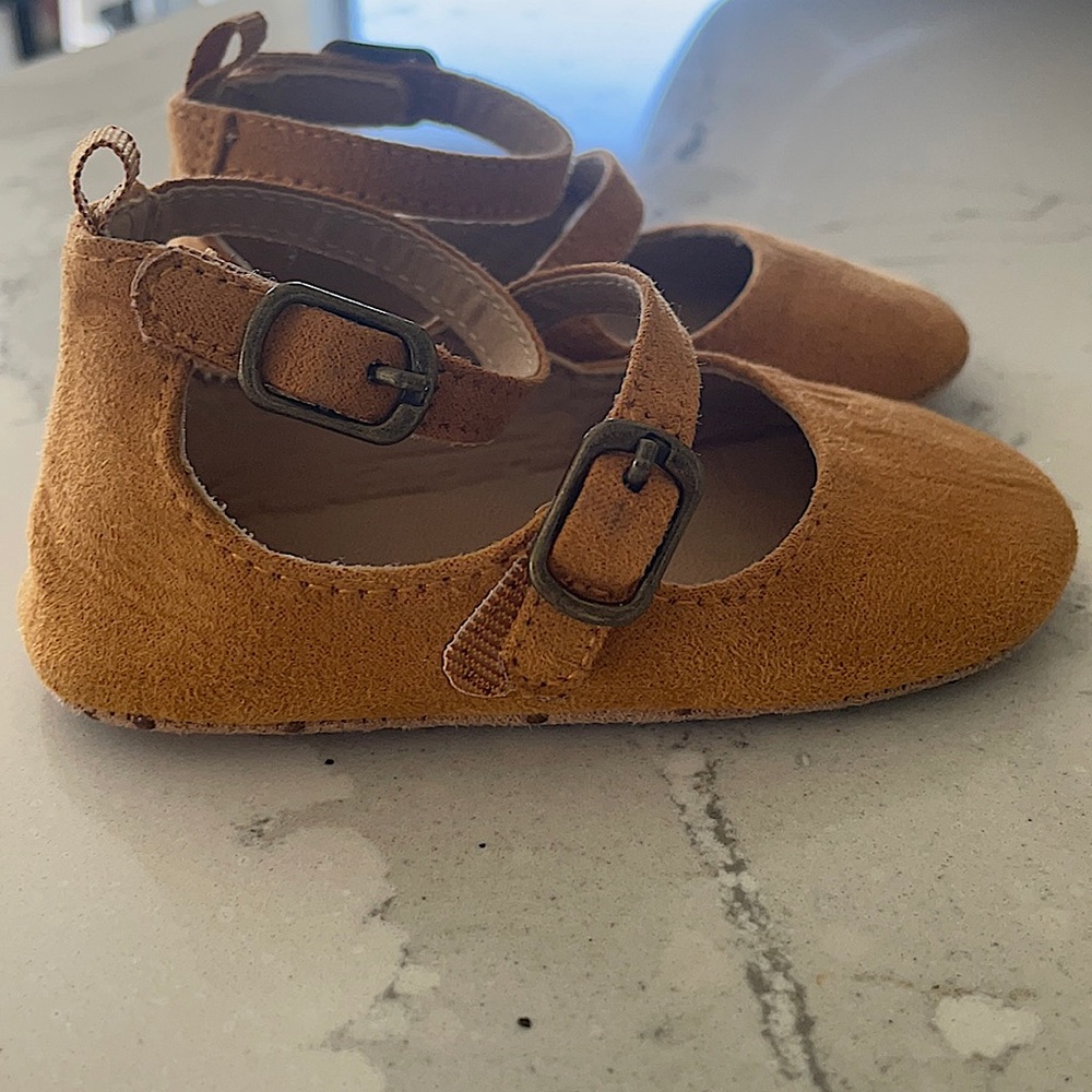 Mustard Old Navy Ballet Shoes great shape 6-12m